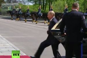 PUTIN merge pe PODUL CRIMEII, realizat înainte de TERMEN