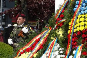 Încep manifestările dedicate Zilei Eroilor