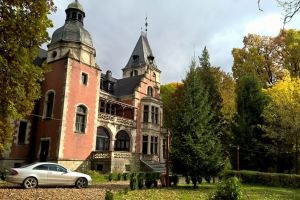 Primăria Dofteana se judecă pentru Castelul Ghika
