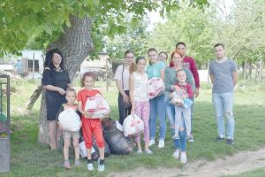 Acţiune umanitară “Solidar” la Duda-Epureni: “Ne-am bucurat să vizităm localitatea natală a lui Valeriu Penişoară”