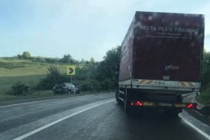 FOTO Accident la Șura Mare. Trafic alternativ