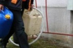 Motorina ascunsa intr-un rezervor artizanal