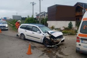 Doi răniţi şi patru maşini avariate, într-un carambol la Șcheia