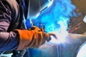 Se cauta sudori electrici MIG-MAG si lacatusi montori