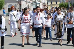 „Ziua Costumului Tradiţional” sărbătorită la Târgu-Mureş