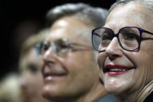 Cine i-a DETRONAT în TOPUL celor mai BOGAŢI  pe fraţii Koch, Bezos, Gates şi Buffett