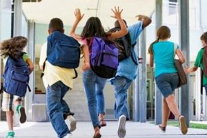 Când începe VACANŢA de vară în 2018. Veşti excelente. Câte weekenduri prelungite mai au elevii în acest an şcolar