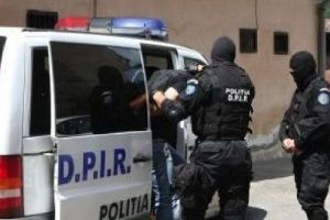 Percheziţii la persoane bănuite de operaţiuni cu substanţe cu efect psihoactiv!