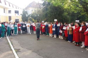 Protest spontan la Spitalul Judeţean Sibiu