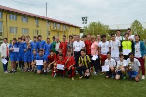 Clinceni. Ofertă educaţională pentru performanţe. „Maratonul fotbalului”, la Liceul cu Program Sportiv nr. 1