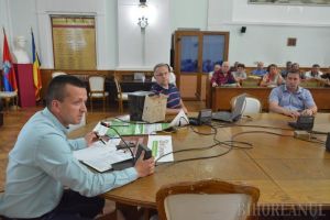 Lecţia de ecologie: Preşedinţii de asociaţii au fost informaţi despre programul pilot de colectare a deşeurilor în trei fracţii (FOTO)