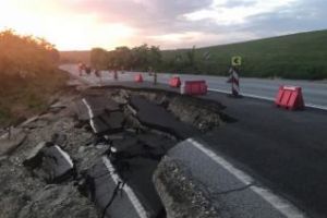 Drumul Dej - Baia Mare se surpă. Spaniolii au lucrat de mântuială