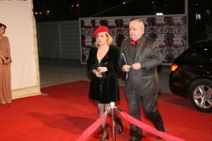 FOTO. Povestea de dragoste dintre Cristian Țopescu şi profesoara de germană din Satu Mare