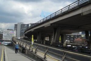 ALERTĂ! Cel puţin 19 MORȚI, în urma unui ACCIDENT CUMPLIT! O pasarelă S-A PRĂBUȘIT. Se intervine DE URGENȚĂ - FOTO