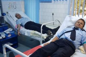Zeci de angajaţii MAI au donat sânge
