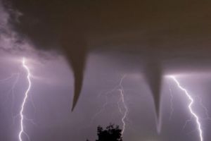 Vremea se va schimba în următoarele zile. Instabilitate atmosferică, ploi şi descărcări electrice. Informaţii de ultimă oră de la ANM!