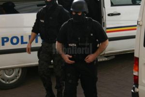 Percheziţii ale DNA Suceava într-un dosar de corupţie