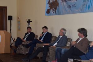 FOTO Viitorul comunităţilor din Munţii Carpaţi, dezbătut la Cugir într-o conferinţă organizată de Comitetul European al Regiunilor