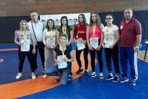 CSM Craiova: Șapte medalii naţionale pentru luptătoare la U23