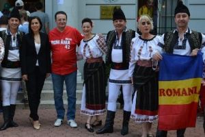 FOTO: Peste 4.000 de vizitatori la Ambasada României din Washington cu ocazia Zilei Porţilor Deschise şi a sărbătoririi Centenarului Marii Uniri
