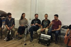 Spectacolul „Contemporanii” pune poezia pe portativ la Noaptea Muzeelor