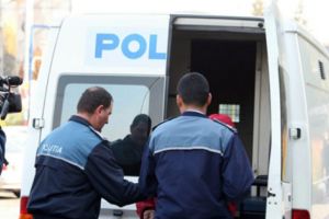 O infirmieră a ajuns după gratii, două în arest la domiciliu