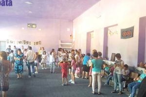 Săpata, raiul albinelor care produc miere de salcâm