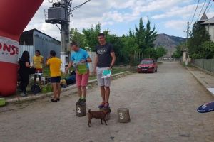  Foarte multumit. A coborat sub timpul fixat:   Medicul dentist Cristian Bornaz, din Constanta, a castigat semimaratonul de la Macin   