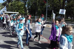 Mai mult de atat nu se putea!:  De Ziua Constantei, elevii, sportivii si cadrele MAI, in mars pe bulevardul Tomis via Piata Ovidiu