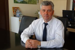 Fabrică de hamburgeri la Dărmăneşti