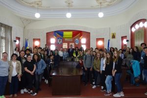 Zeci de elevi şi profesori din Franţa, Polonia, Turcia şi Italia au vizitat Primăria municipiului