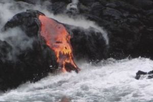 PERICOL GLOBAL. A ERUPT un VULCAN considerat a fi CEL MAI ACTIV DIN LUME. SFÂRȘITUL LUMII imortalizat în LAVĂ - VIDEO