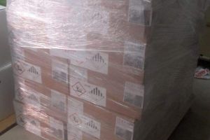 Poliţiştii au confiscat peste 280 de litri de substanţe de protecţia plantelor, expirate, de la o societate comercială din Alba Iulia