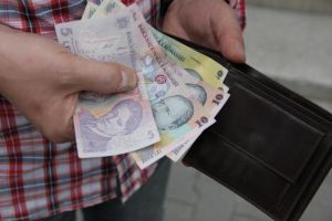 Bărbat din Deva, reţinut pentru FURT. A sustras unei femei, aflată într-o  instituţie medicală din Alba Iulia, portmoneul cu bani