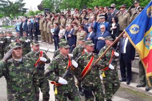 Ziua Eroilor: Ceremonie militară şi religioasă la Bistriţa (VIDEO)
