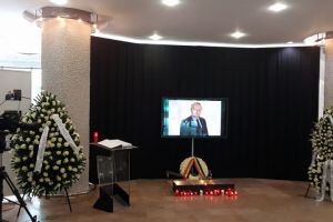 Sicriul cu trupul neinsufletit al lui Cristian Topescu a fost depus in studioul 2 al TVR (galerie foto)