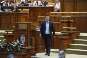Daniel Suciu: Asistăm la cel mai penibil moment al democraţiei noastre. Trist şi amar spectacol