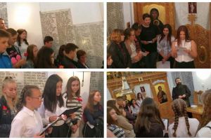 FOTO: Flori şi poezie pentru Martirii de la Râpa Robilor Aiud, de Ziua naţională a martirilor din temniţele comuniste