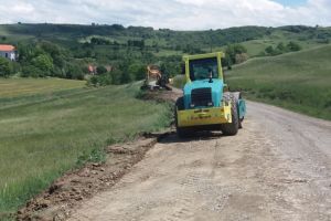 Se construieşte drumul între COBĂTEȘTI şi FIRTĂNUȘ. Se va realiza şi pistă pentru biciclete