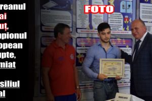 Pietreanul Mihai Mihuţ, campionul european la lupte, premiat în Consiliul Local