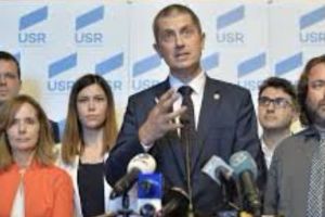 USR cere majorităţii PSD - ALDE să înceteze propaganda mincinoasă referitoare la Pilonul II de pensii 