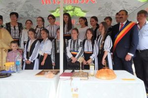 FOTOGALERIE: Grebenişu de Cîmpie şi-a cinstit eroii prin rugăciune, cântec şi poezie
