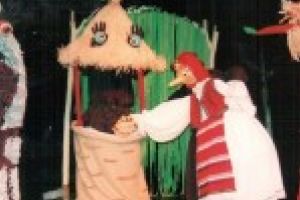 Spectacole în weekend, la Teatrul Colibri:  Sarea în bucate şi Fata babei şi fata moşneagului