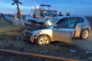 Maşină lovită de tren – Patru tinere au murit pe loc