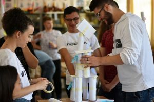 Asociaţia April Hub Craiova a organizat în parteneriat cu Liceul Teoretic Tudor Arghezi workshopul Young In Europe, miercuri, 16 mai 2018