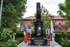 Ceremonie dedicata Zilei Eroilor. Primaria Cumpana i-a premiat pe cei doi veterani de razboi din localitate (galerie foto)