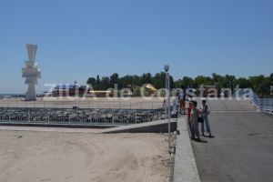 Opt imobile cu un etaj fiecare. O firma din Ploiesti investeste in imobiliare la Costinesti