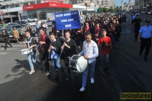 Artiştii băcăuani, în stradă