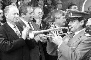 Nu există-n lumea asta frate ca al meu !