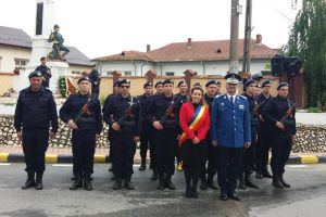 Carmen Stanescu Lixandru, primarul localitatii Sutesti: Eroii sunt memoria vie a istoriei noastre!